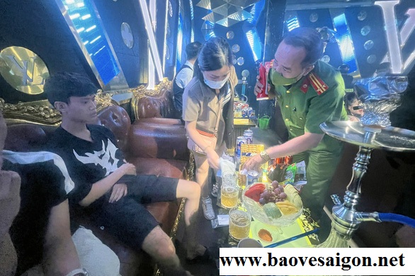nhan vien va bao ve quan club duong tinh ma tuy